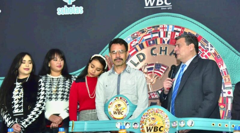 WBC adopta al "Bolillo" González